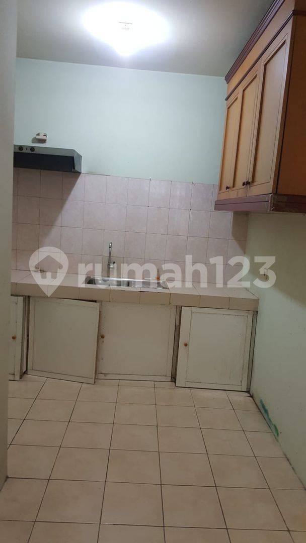 2-Story Townhouse in Taman Paris Cluster, Lippo Karawaci Utara