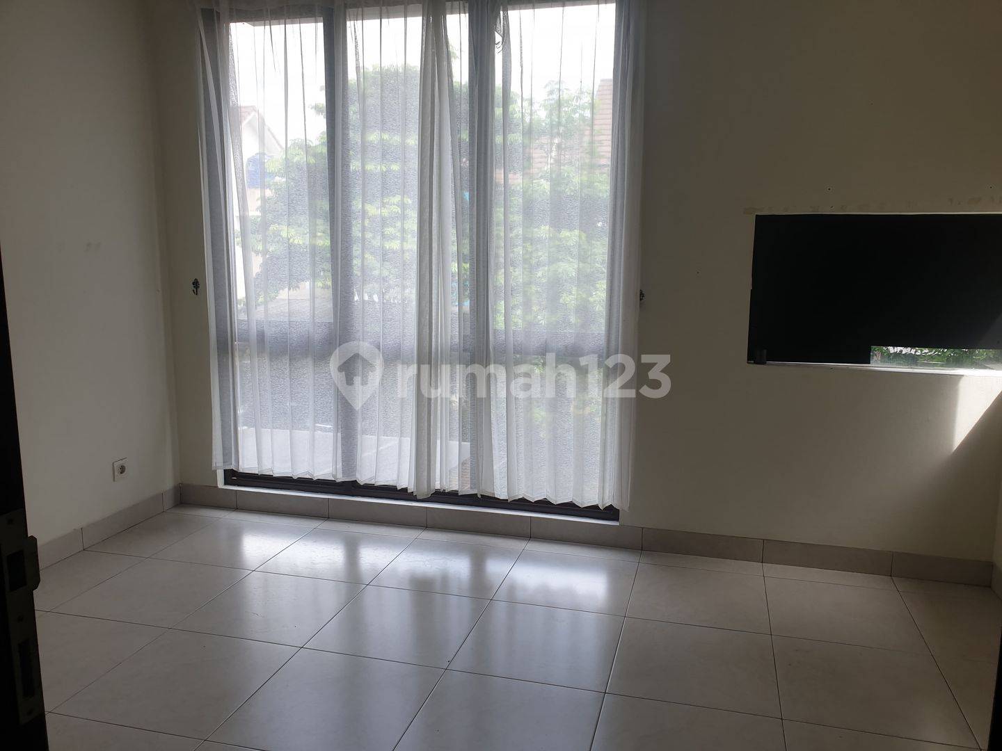 Strategic Location Rental at The Icon BSD City Near AEON Mall