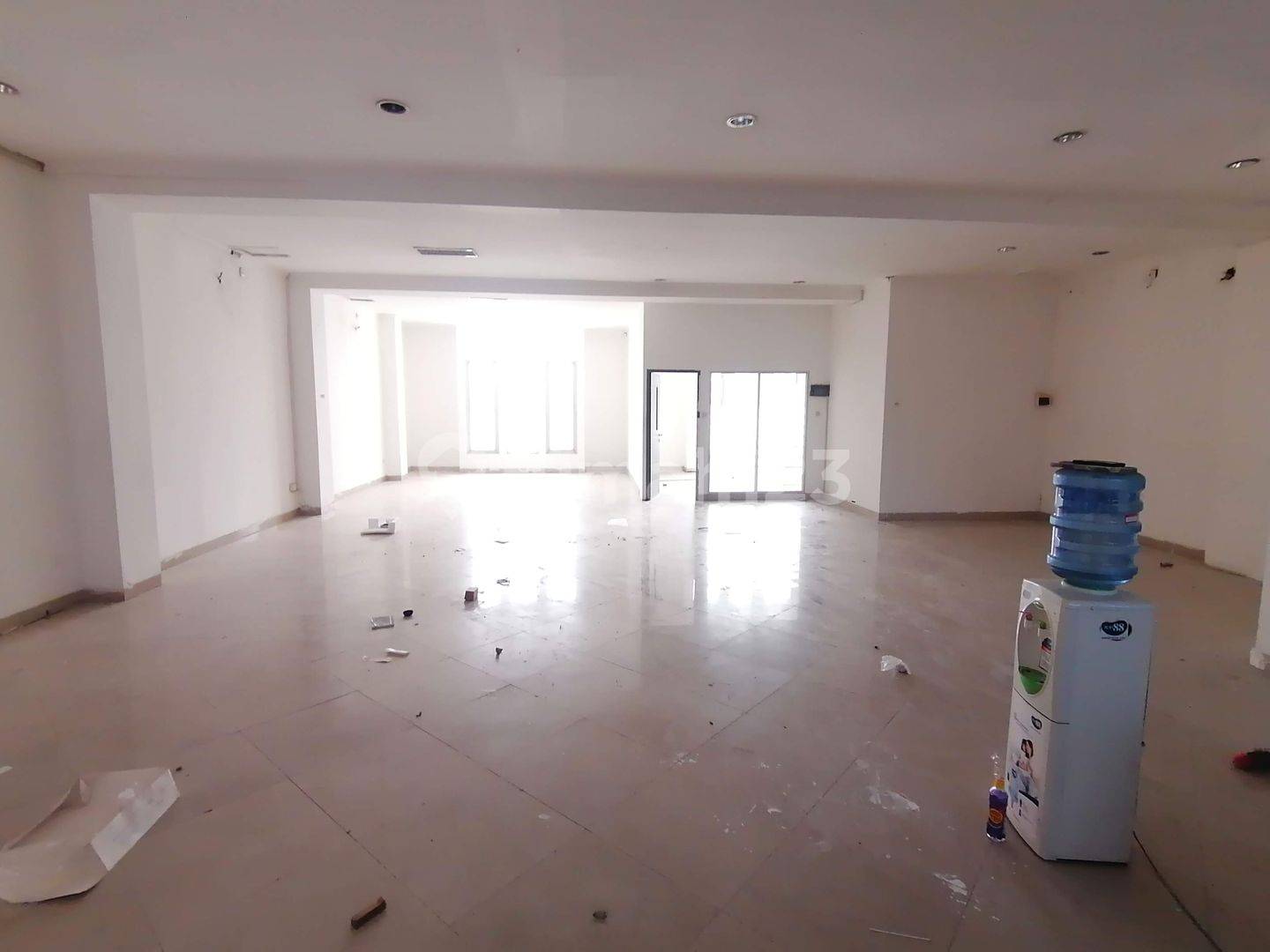 3-Story East-Facing Property, Ready to Use, Strategic Location