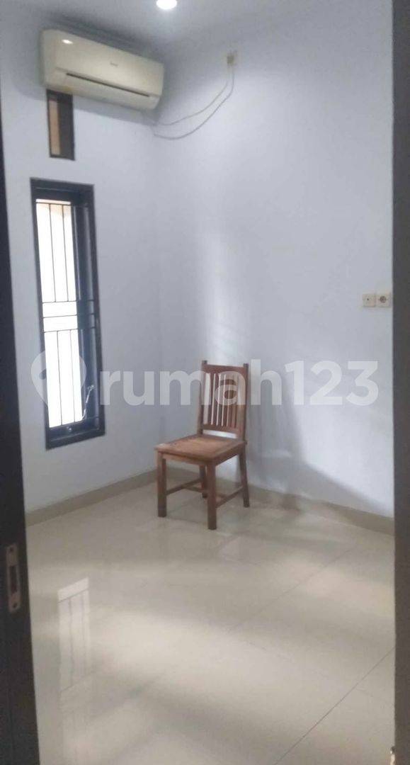 Strategic Location Near Beach with AC and Water Heater