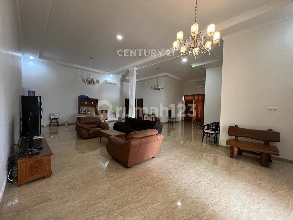 Spacious Property with 24-Hour Security and Wide Street Access
