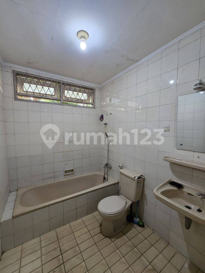 1.5 қабатты үй, Buncit Indah, Pejaten, Оңтүстік Джакарта