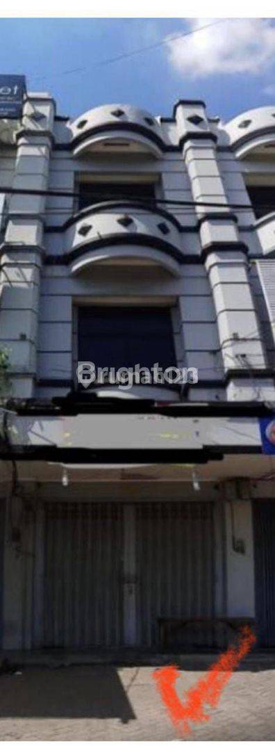 Commercial Shop Space in Strategic Surabaya Location