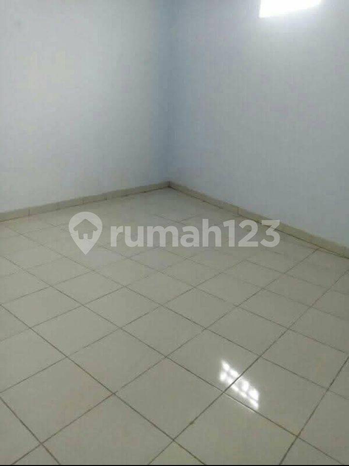 Spacious 3-Bedroom Property with Large Parking and Utilities