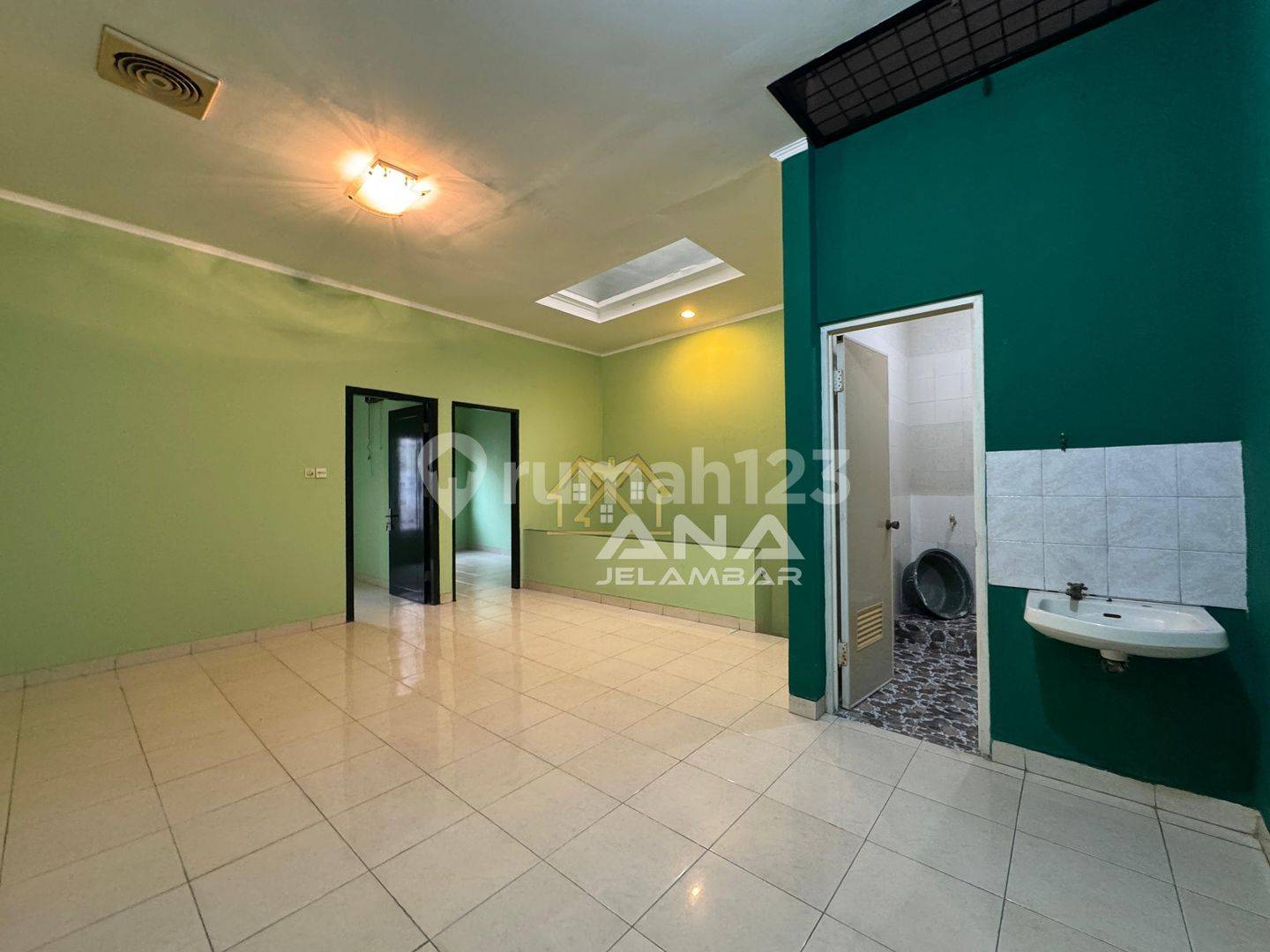 New Renovated 2-Story House in Jelambar, 6x10m, 3 Bedrooms, 2 Bathrooms