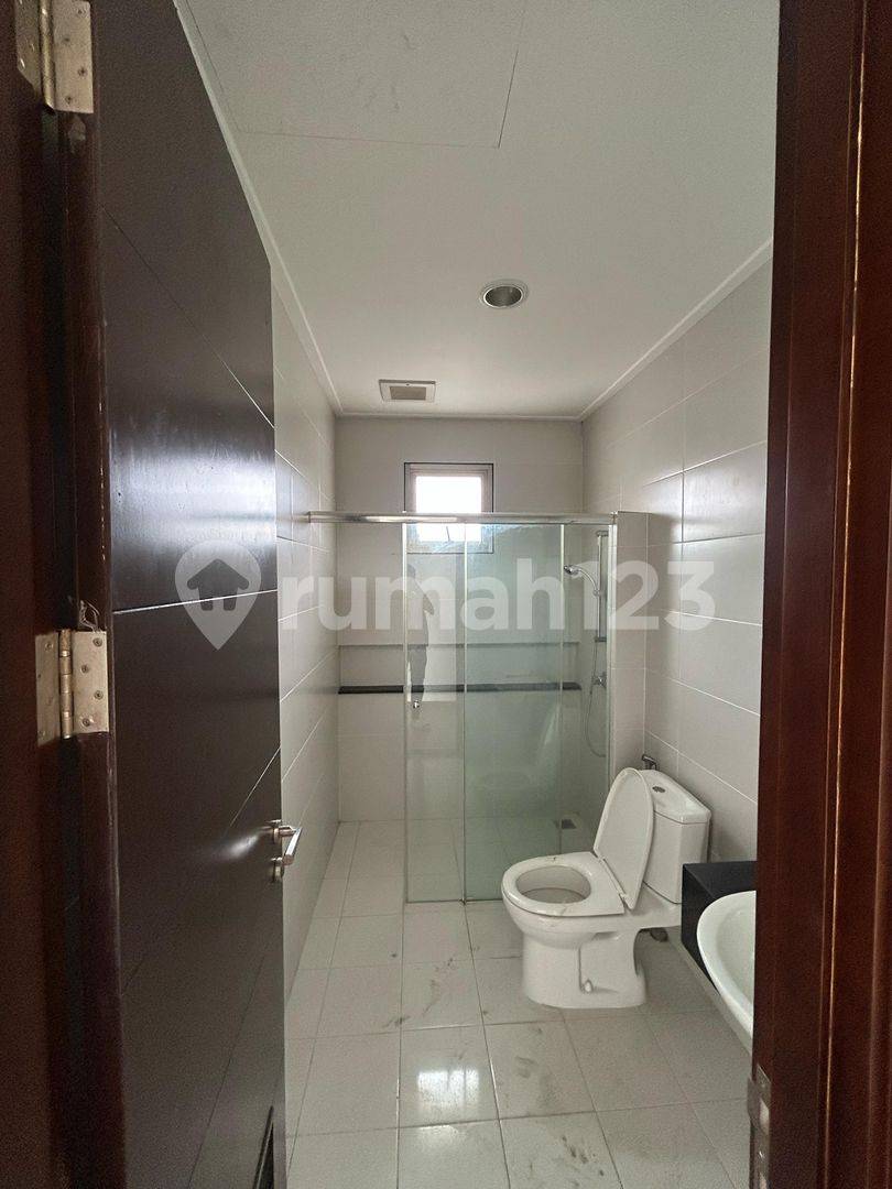 PIK-тегі Symphony Golf House, 2 қабатты, 3+1 жұмақ