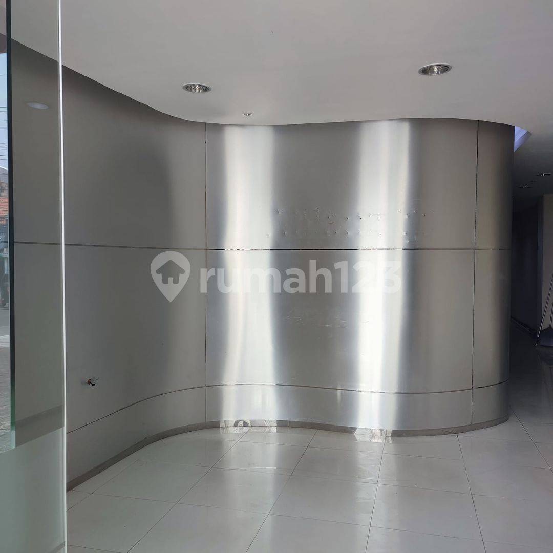 Commercial Property in Central Semarang - 3-Story Shophouse