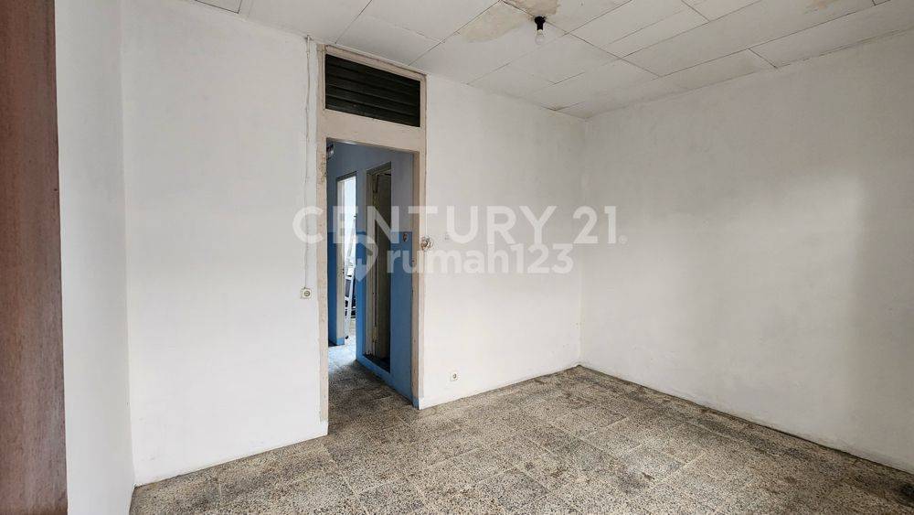 Two-Year Minimum Rental, Suitable for Office/Business, Wide Road Access