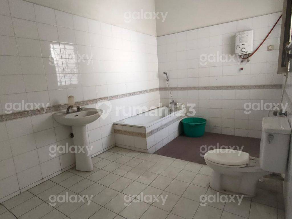 Большой дом рядом с Иджен, Маланг - 600м² с 6 спальнями и садом