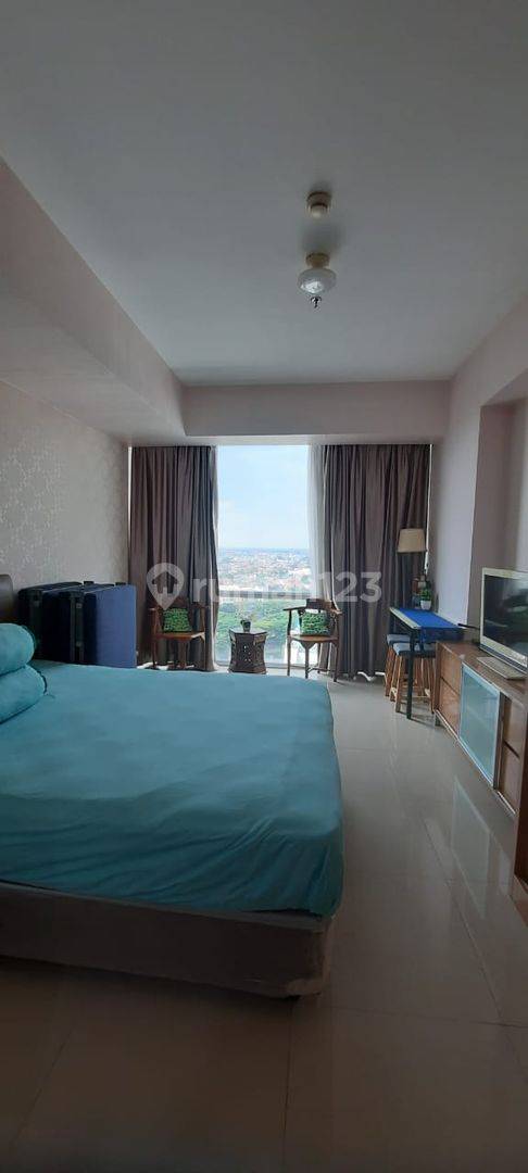 Apartment near UPH Mall and University