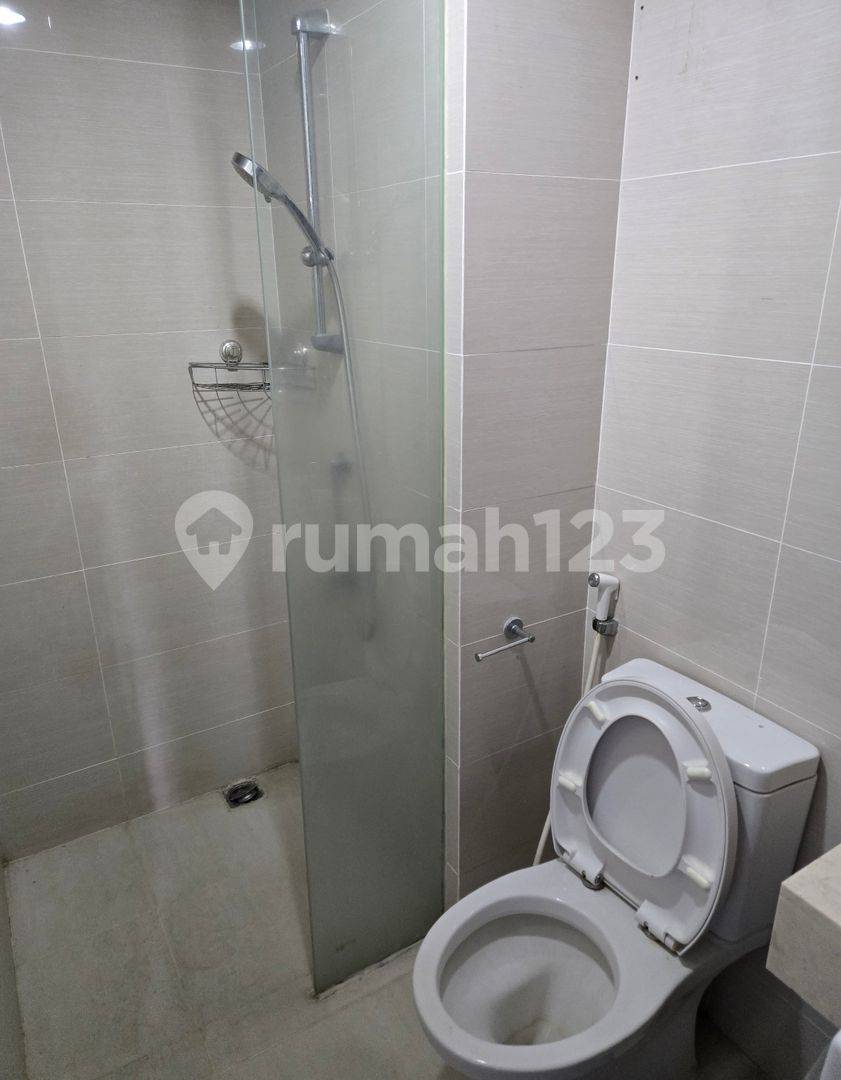Студия в Puri Mansion, 26м², 19 этаж, вид на бассейн