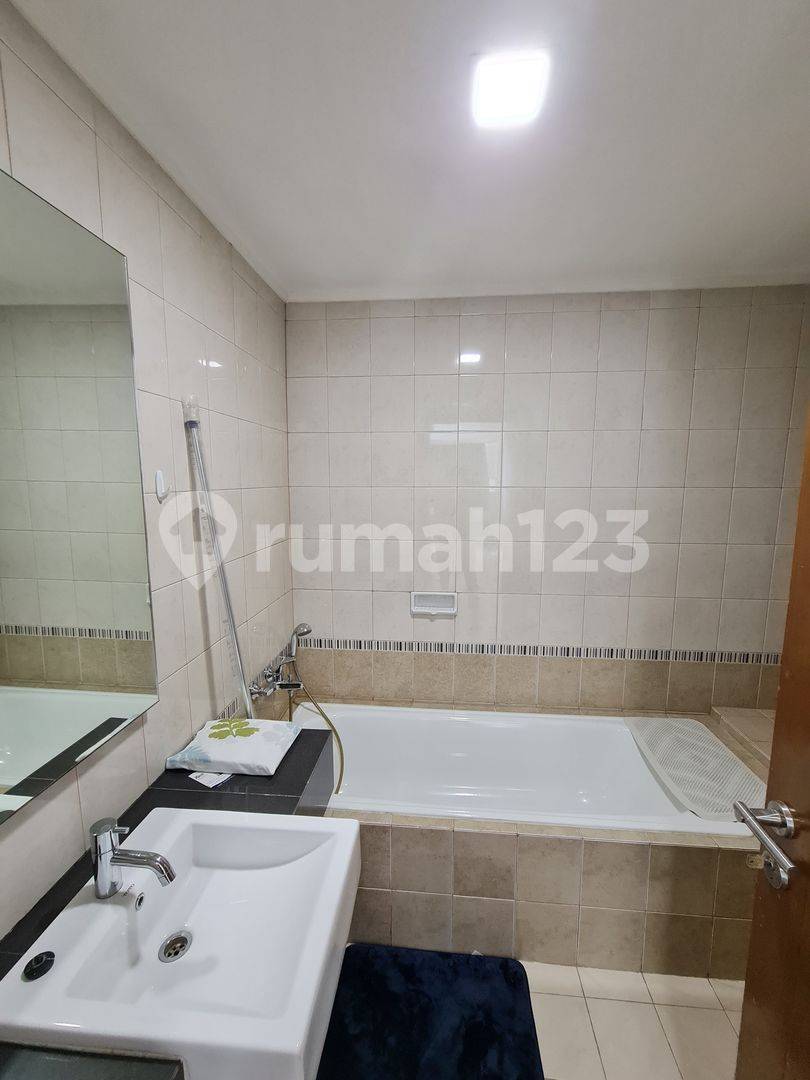 3 Bedroom Apartment at Sahid Sudirman, Fully Furnished