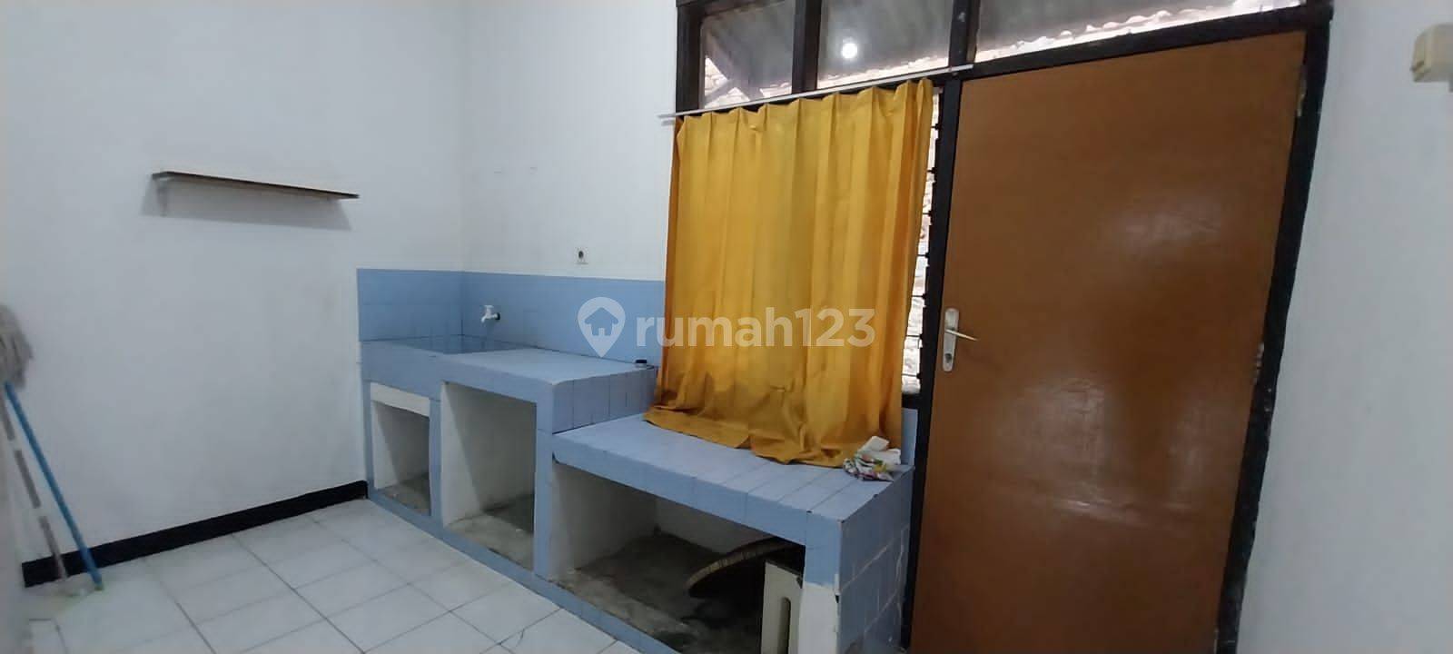 Strategic House in Sarijadi - 3 Bedrooms, Compact Living