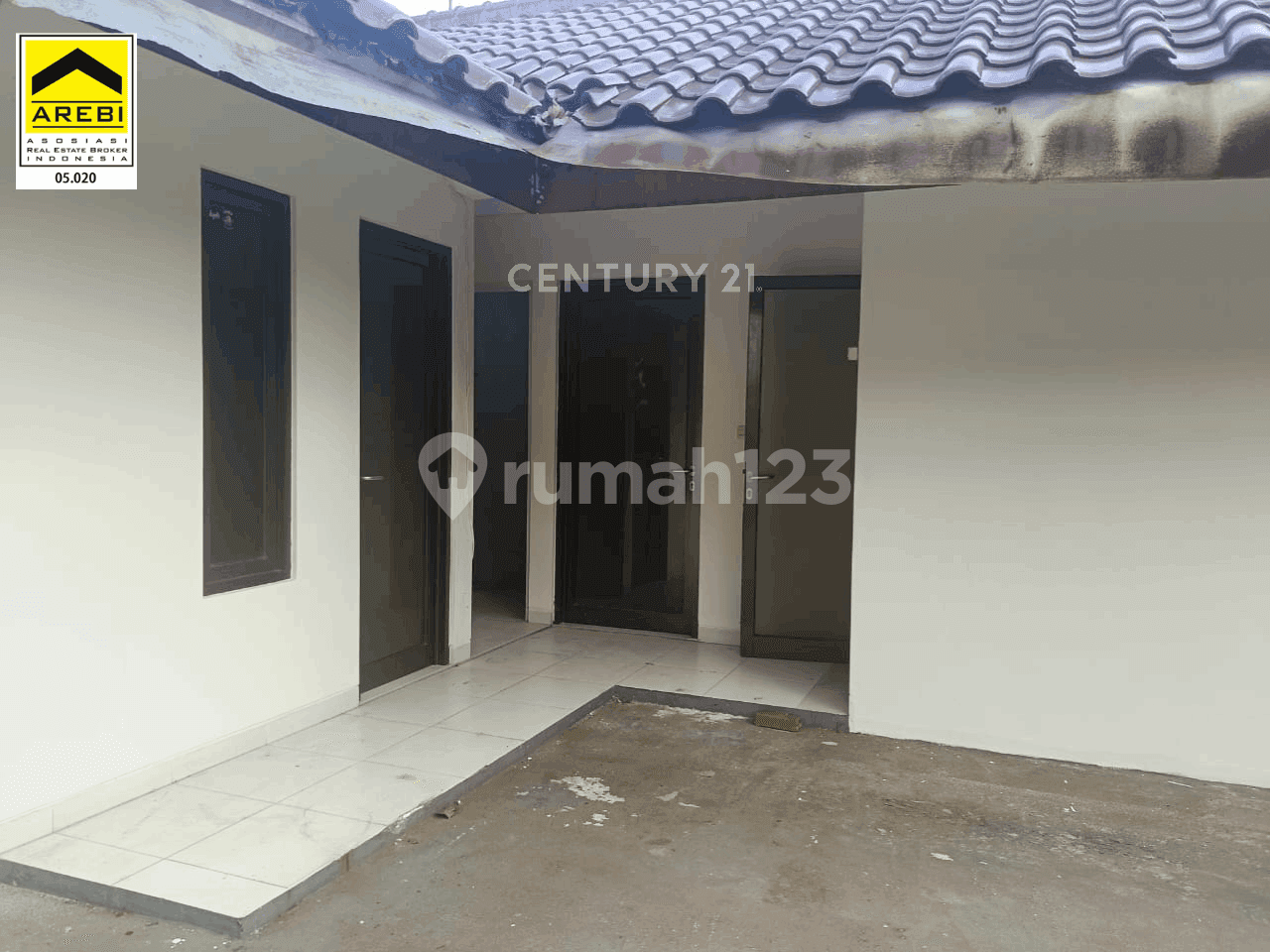 2-Story Shophouse with Rooftop in Burangrang-Lodaya Area