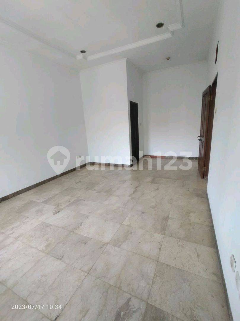 Batununggal Indah Property - Spacious 2-Story Home