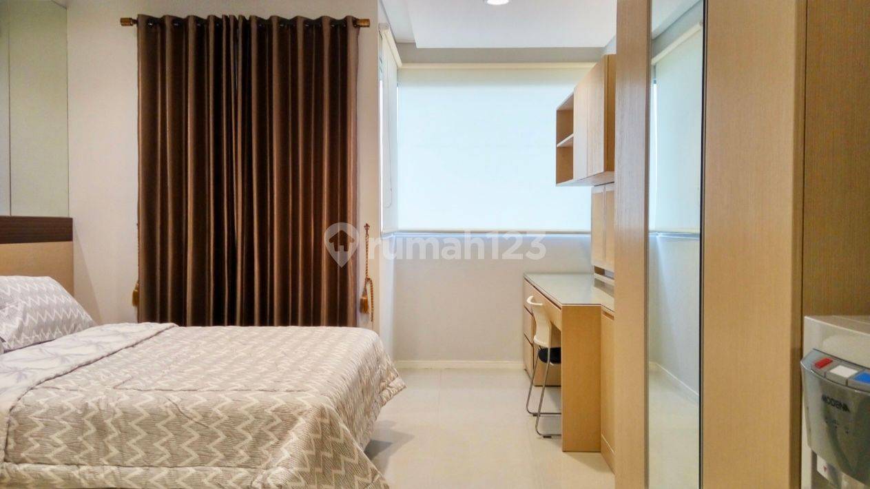 Walkable to Campus! Fully Furnished Move-in Ready Apartment