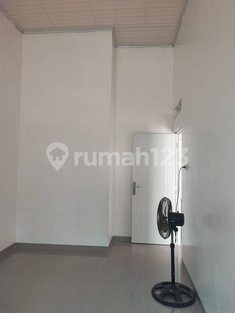 Minimalist House in Harapan Indah, Bekasi
