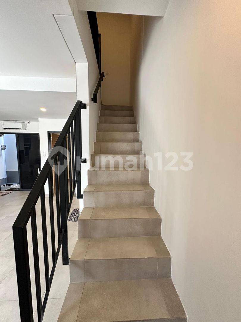 Rumah Yuthica BSD - Modern Two-Story Townhouse