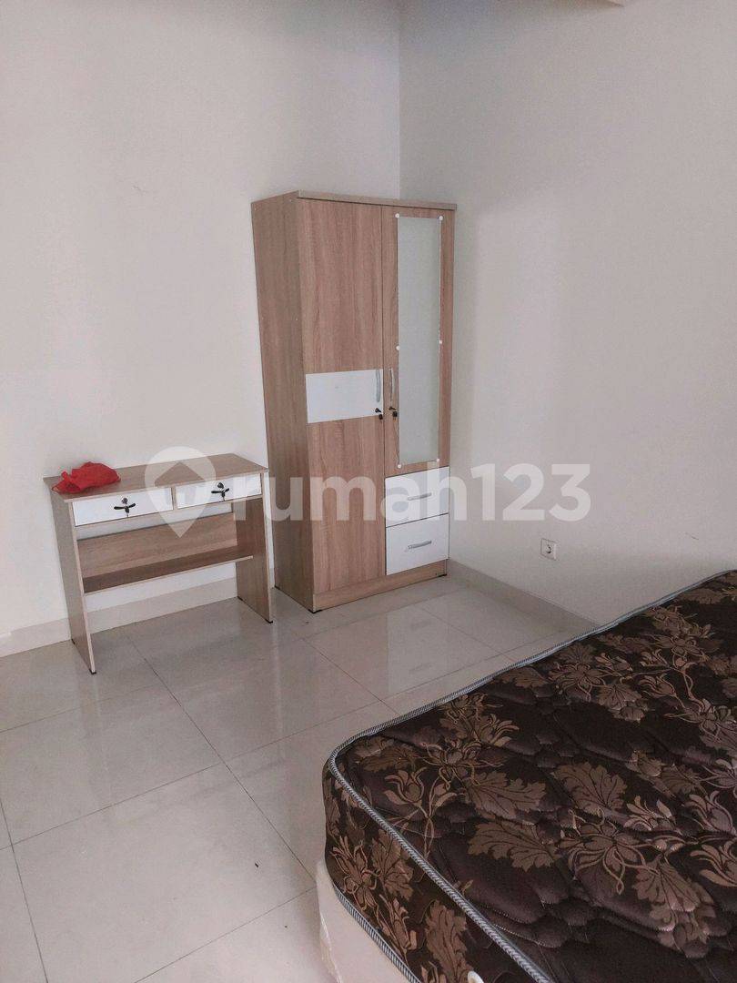 Apartment near 5 Malls and 4 Universities with Busway Halte