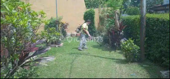 SUKALUYU, SAYAP SUCI. SPACIOUS HOUSE IN A STRATEGIC LOCATION IN BANDUNG CITY