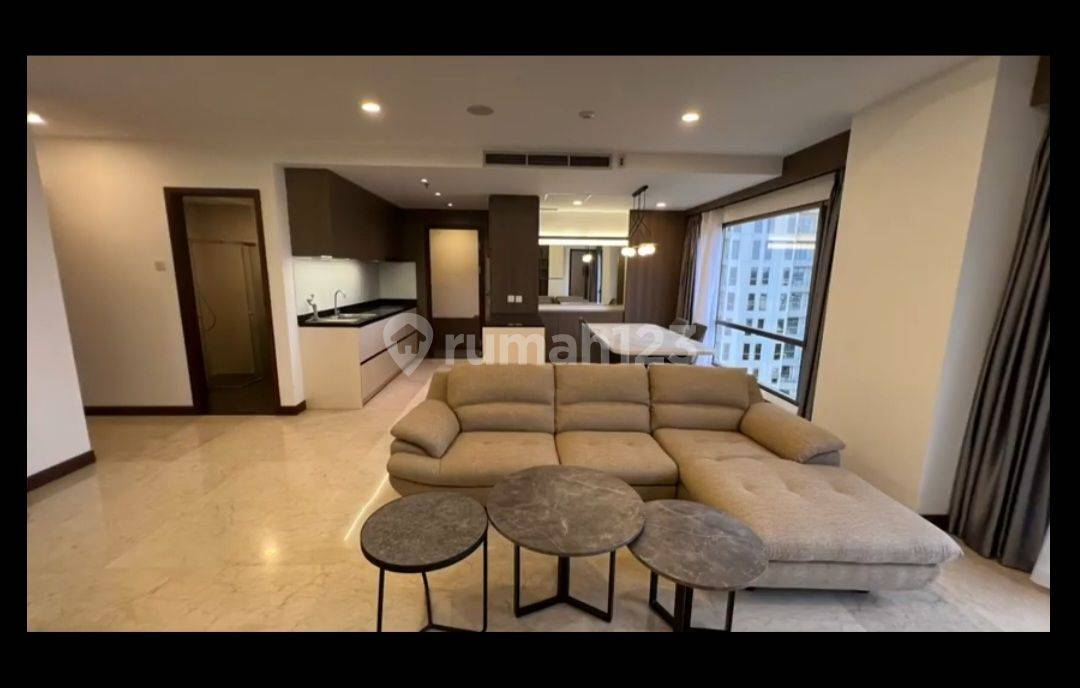 Luxurious 131m² Apartment with Private Lift