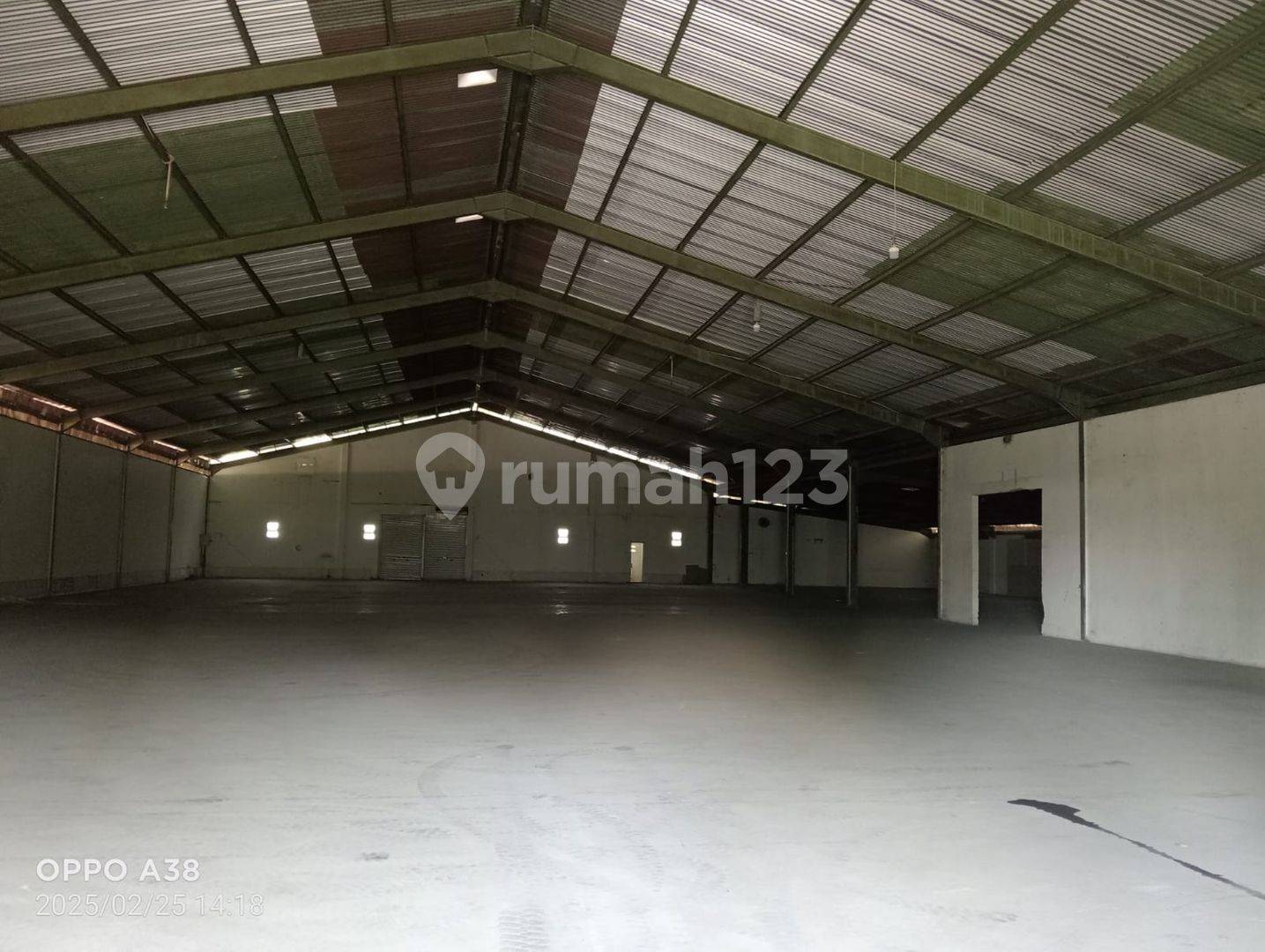 Spacious Warehouse for Rent in Kelapa Gading