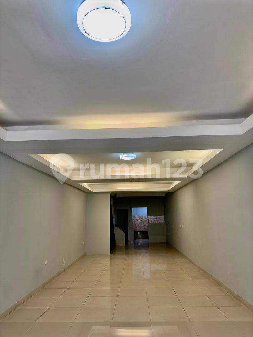 4-Story Commercial Building (Ruko) in Strategic Location
