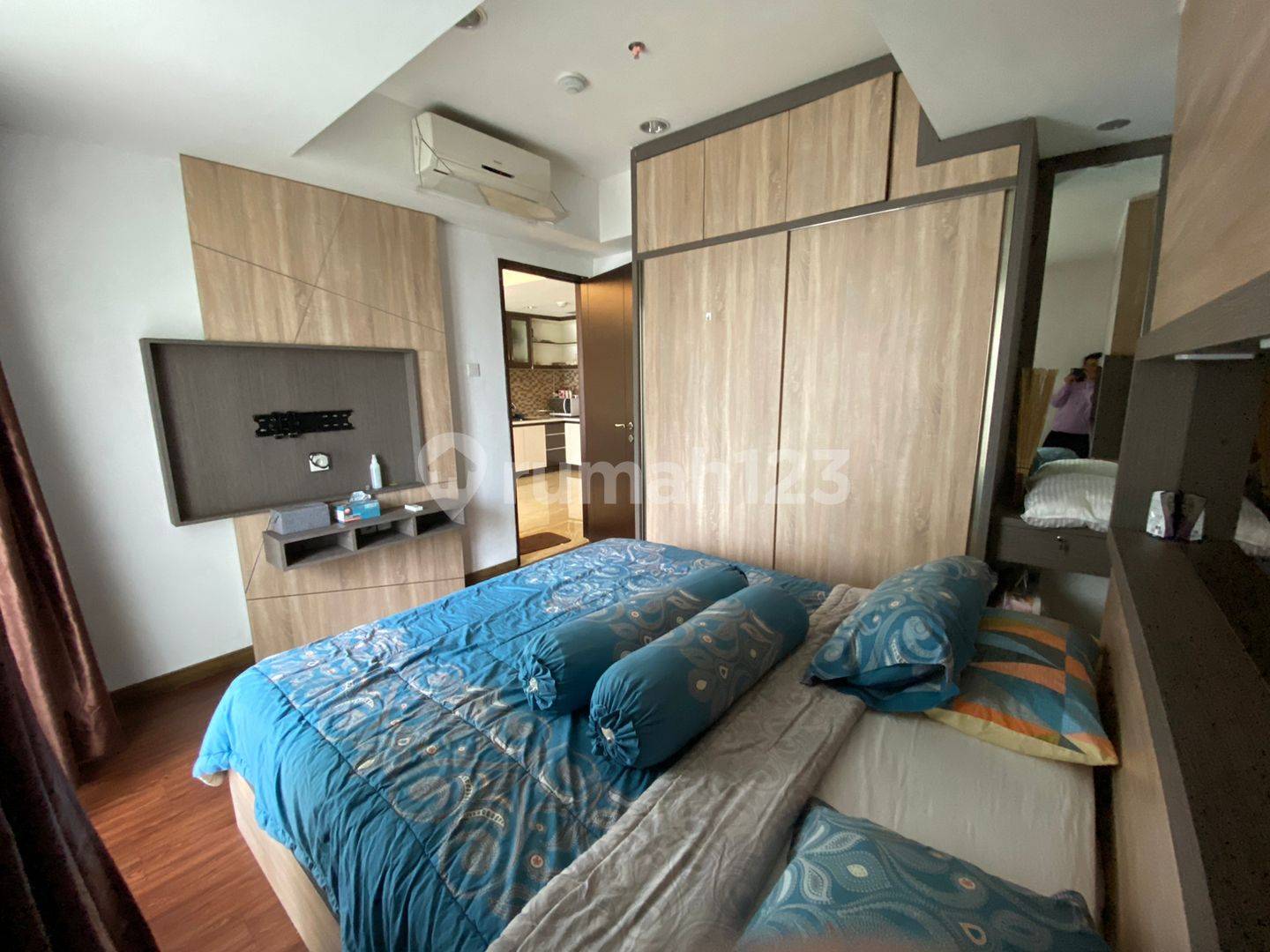 Affordable Fully Furnished Apartment at The Royale Springhill Residence