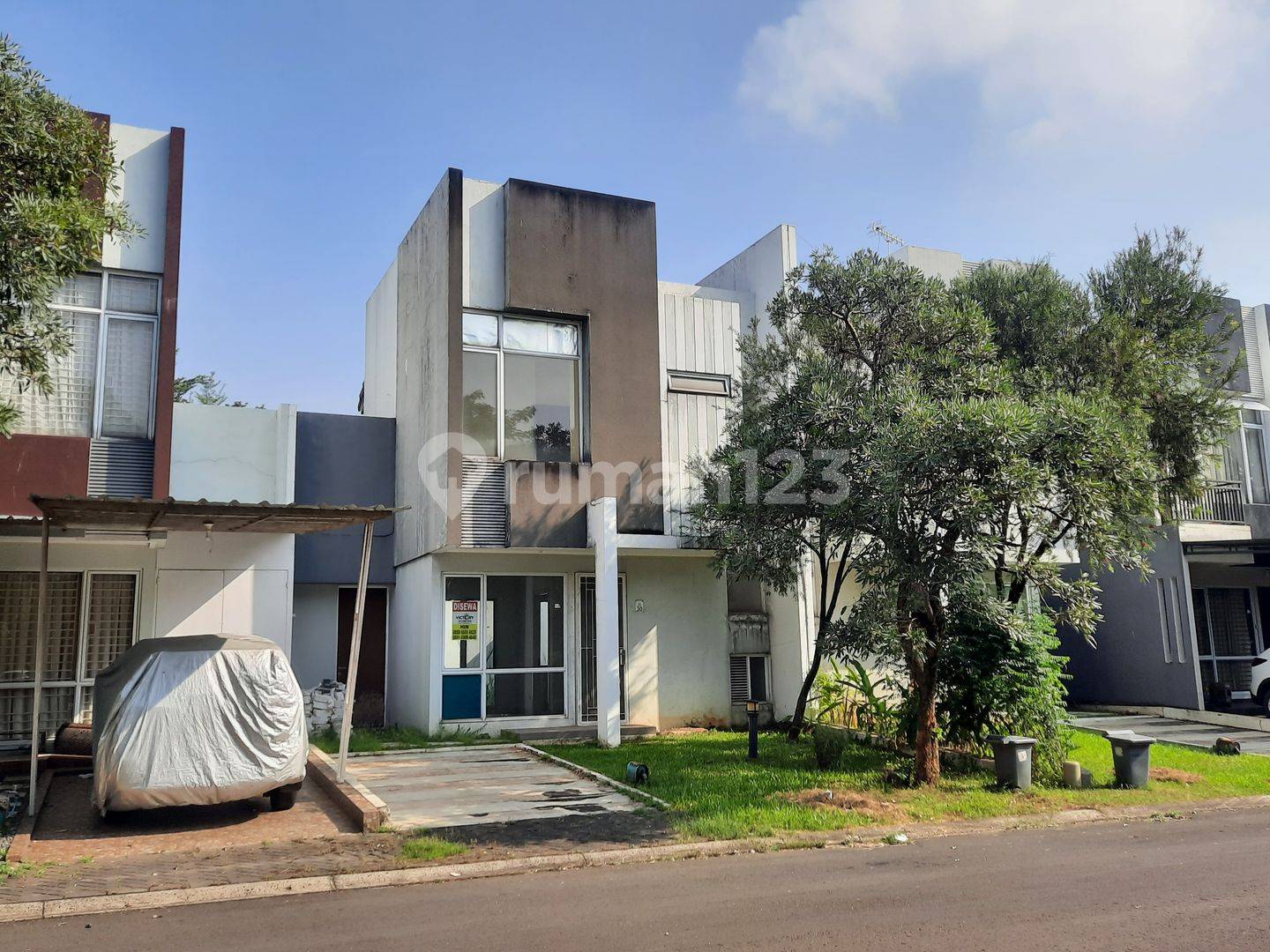 Newly Painted Semi-Furnished Property with Spacious Backyard