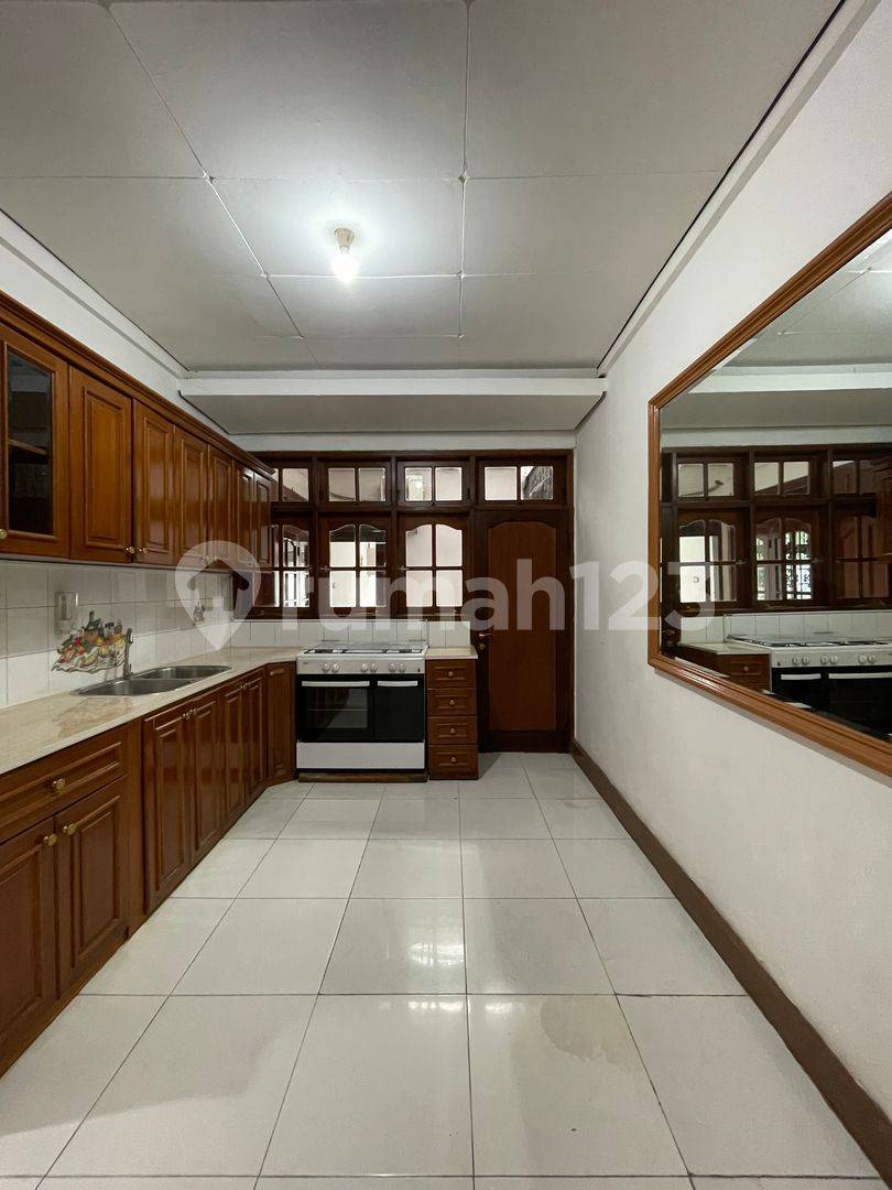 Spacious 2-Story House in Kebayoran Baru - Panglima Polim