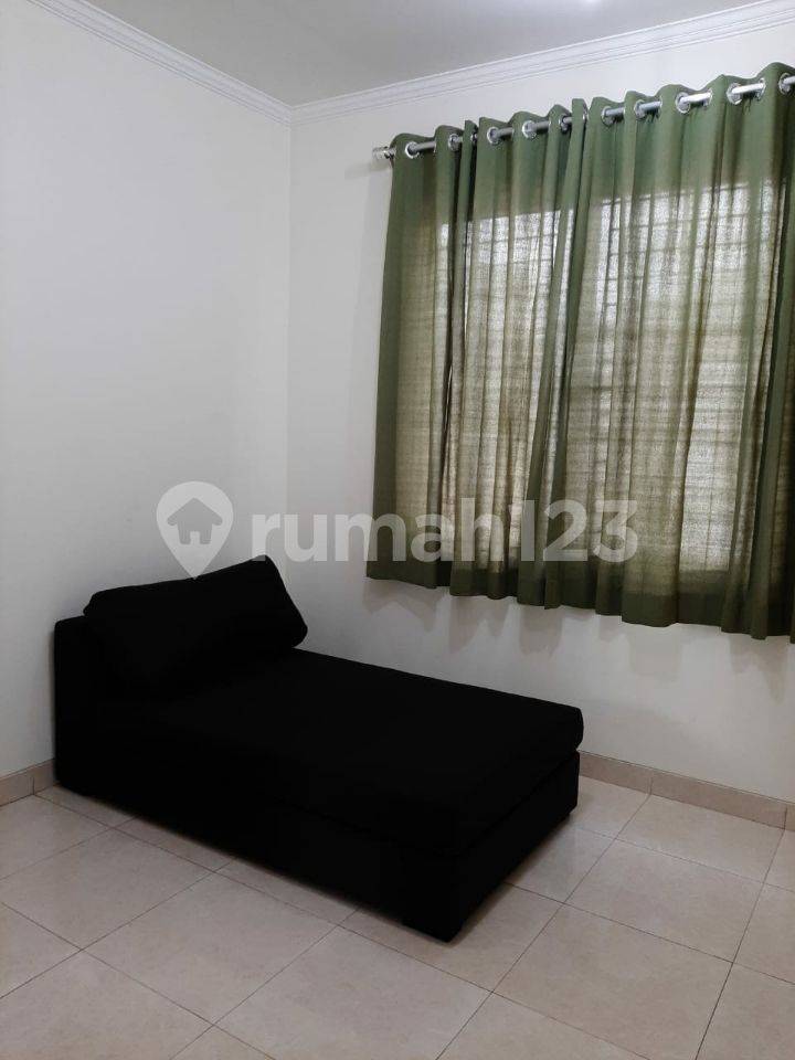 Modern House Near Mall with Strategic Location