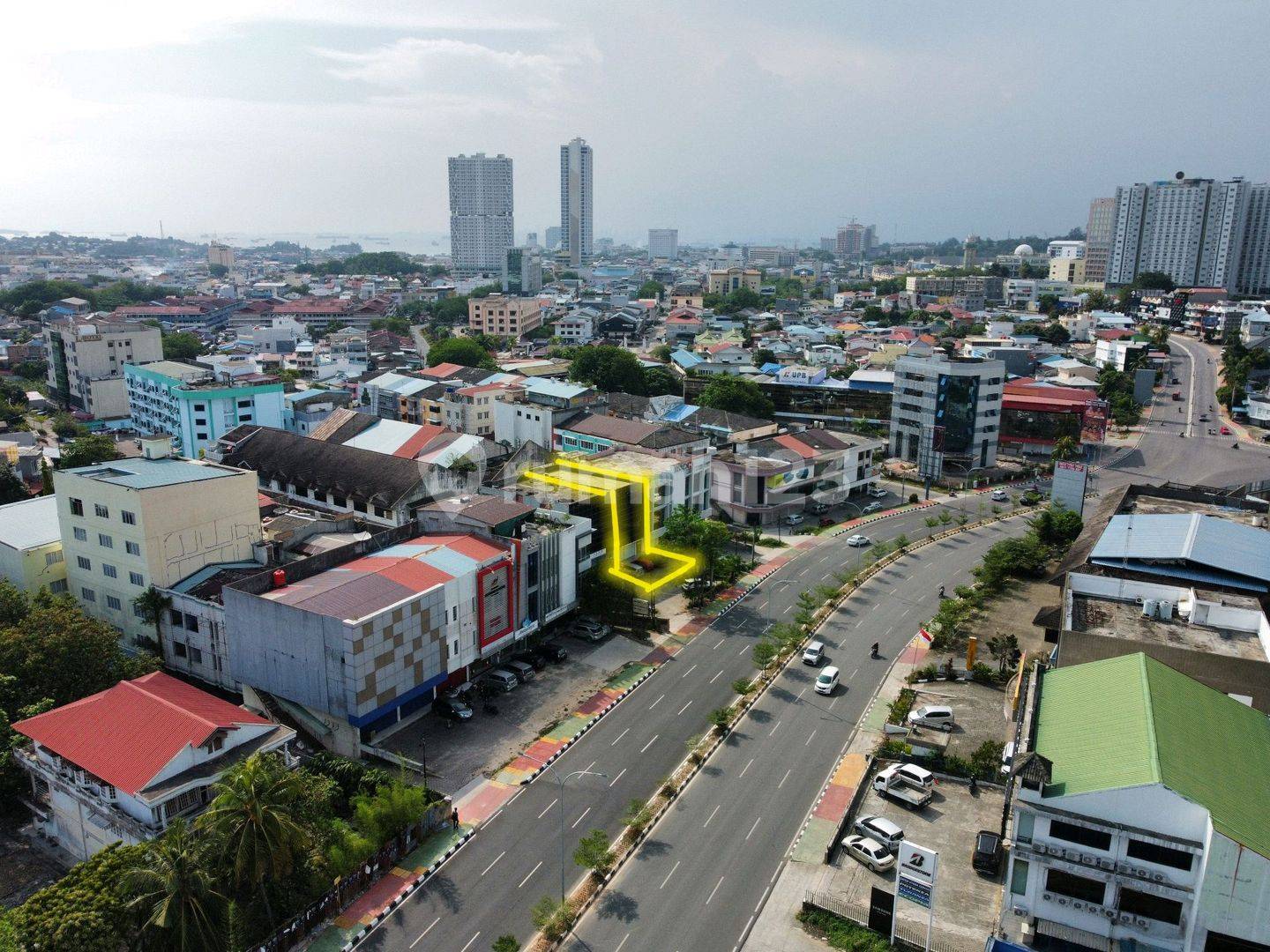 3.5 Story Commercial Building near HSBC - Raden Patah Nagoya