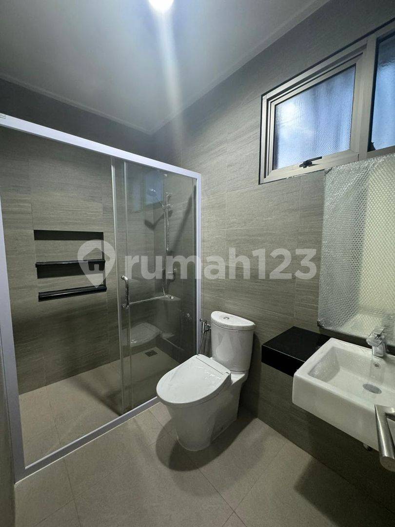 Rumah PIK 2 Үйі - Кең 10x25 жер телімі және көптеген ерекшеліктері