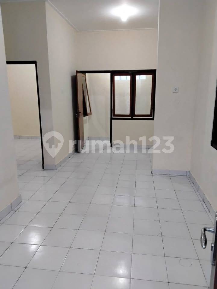 1 Are Rental Property Near Canggu with Parking and Basic Amenities