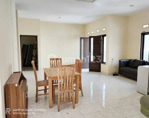 1-Floor House in Denpasar East, 3+1 Bedrooms, Furnished Option