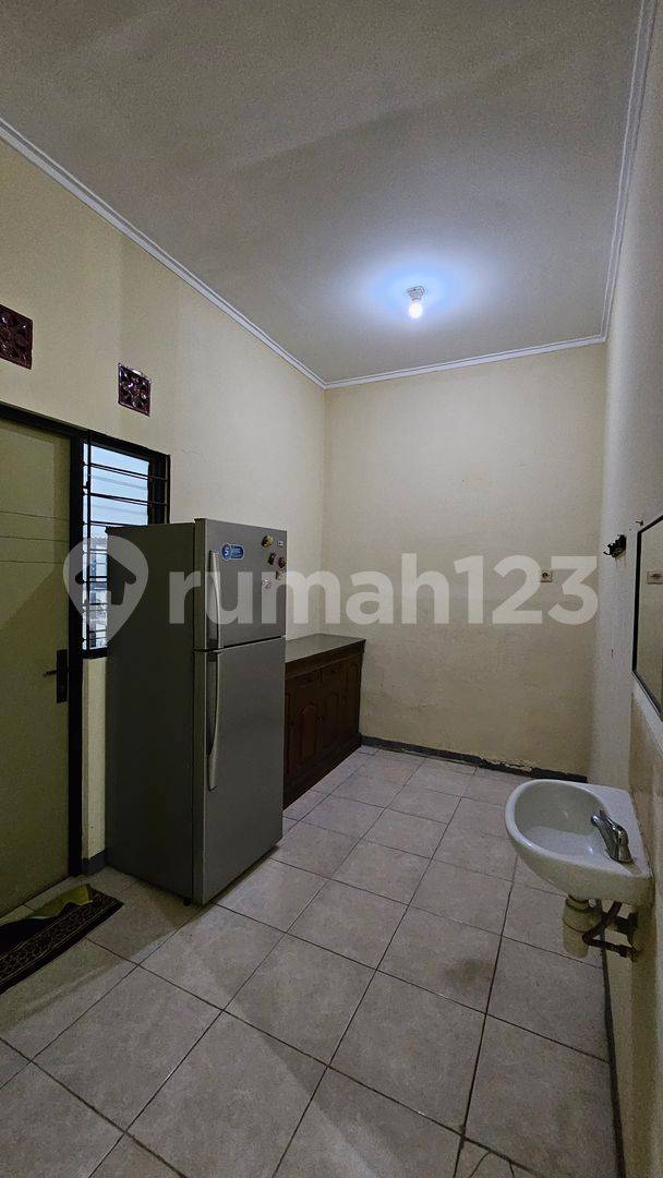 One Gate System Property Near Universities with 24/7 Security