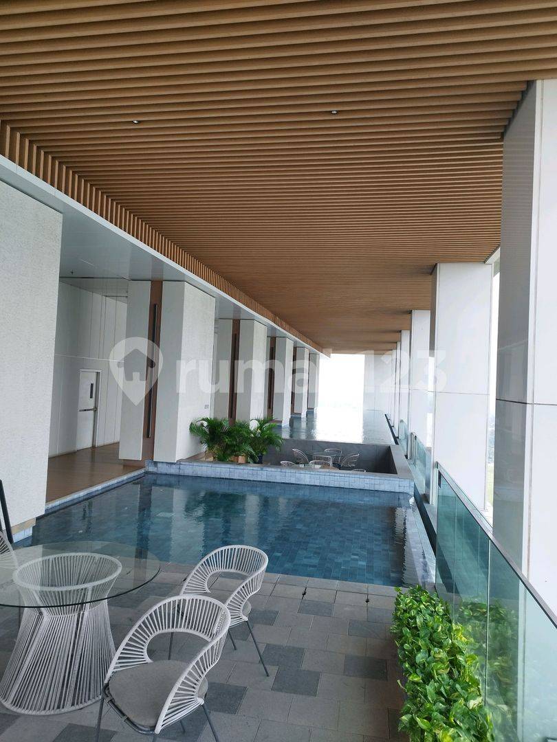 Fully Furnished 1-Bedroom Apartment Near Toll Exit