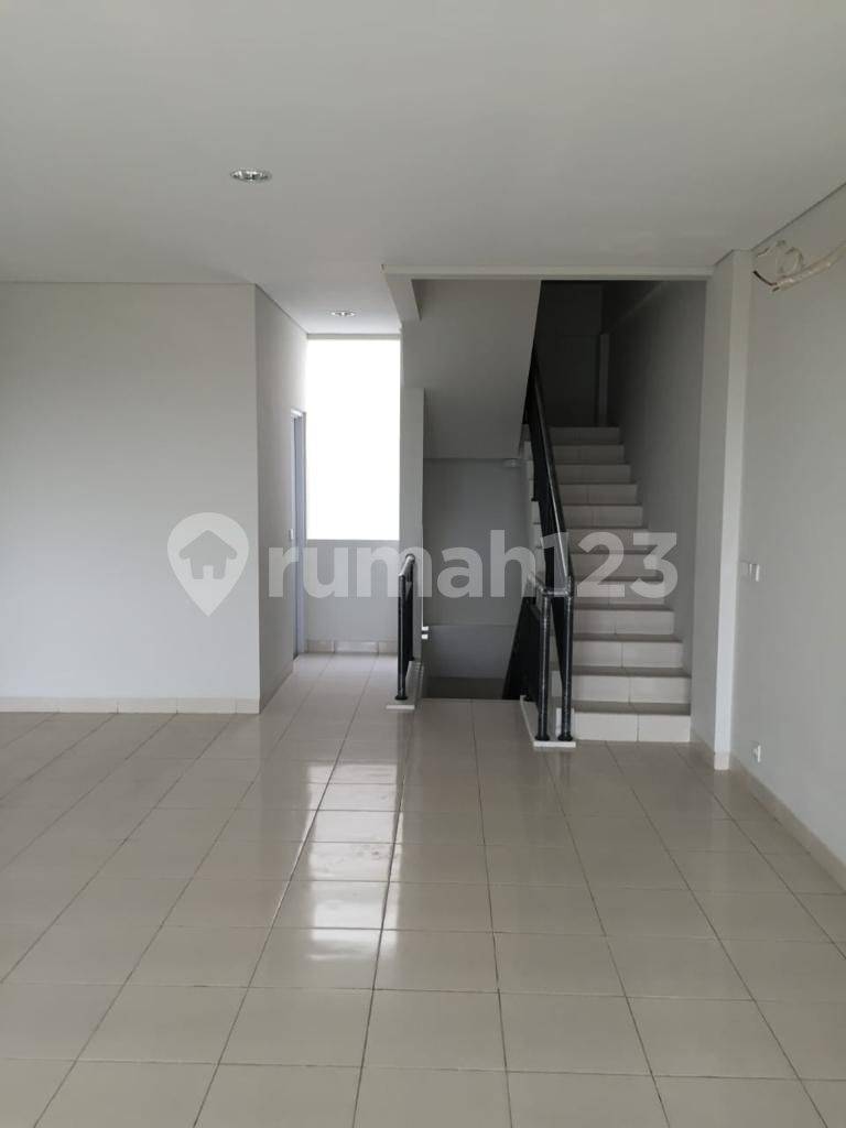 Commercial Space in Prime Business Location