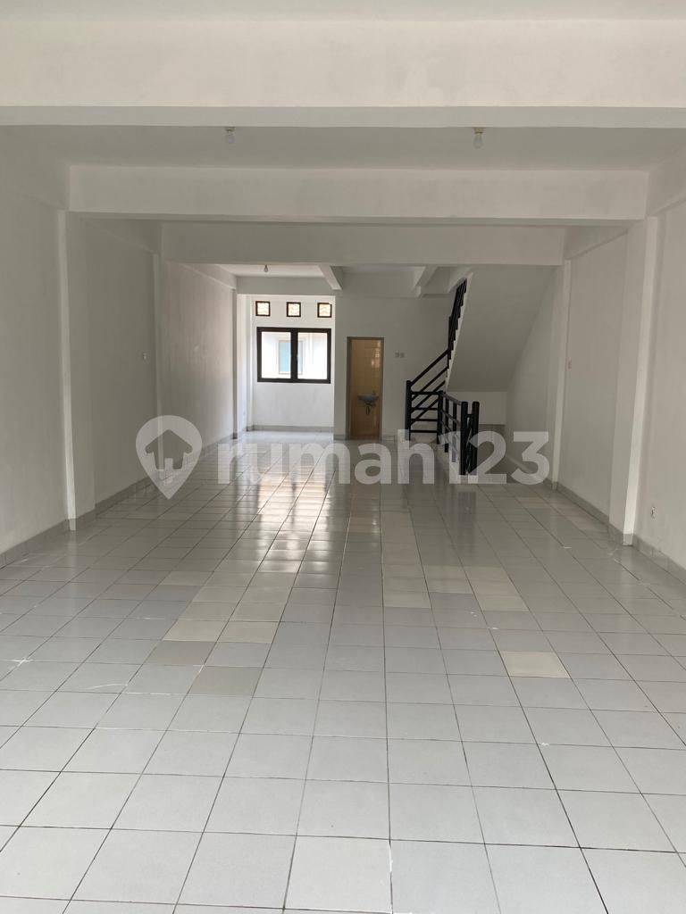 Commercial Property/Shop Near BSD Plaza in Active Area