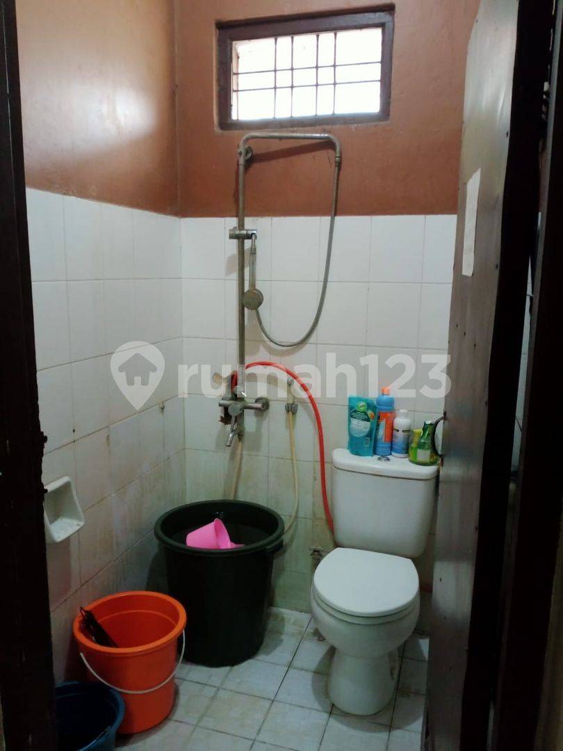 House for Rent/Business at TCI 1 - Spacious 2-Bedroom Property