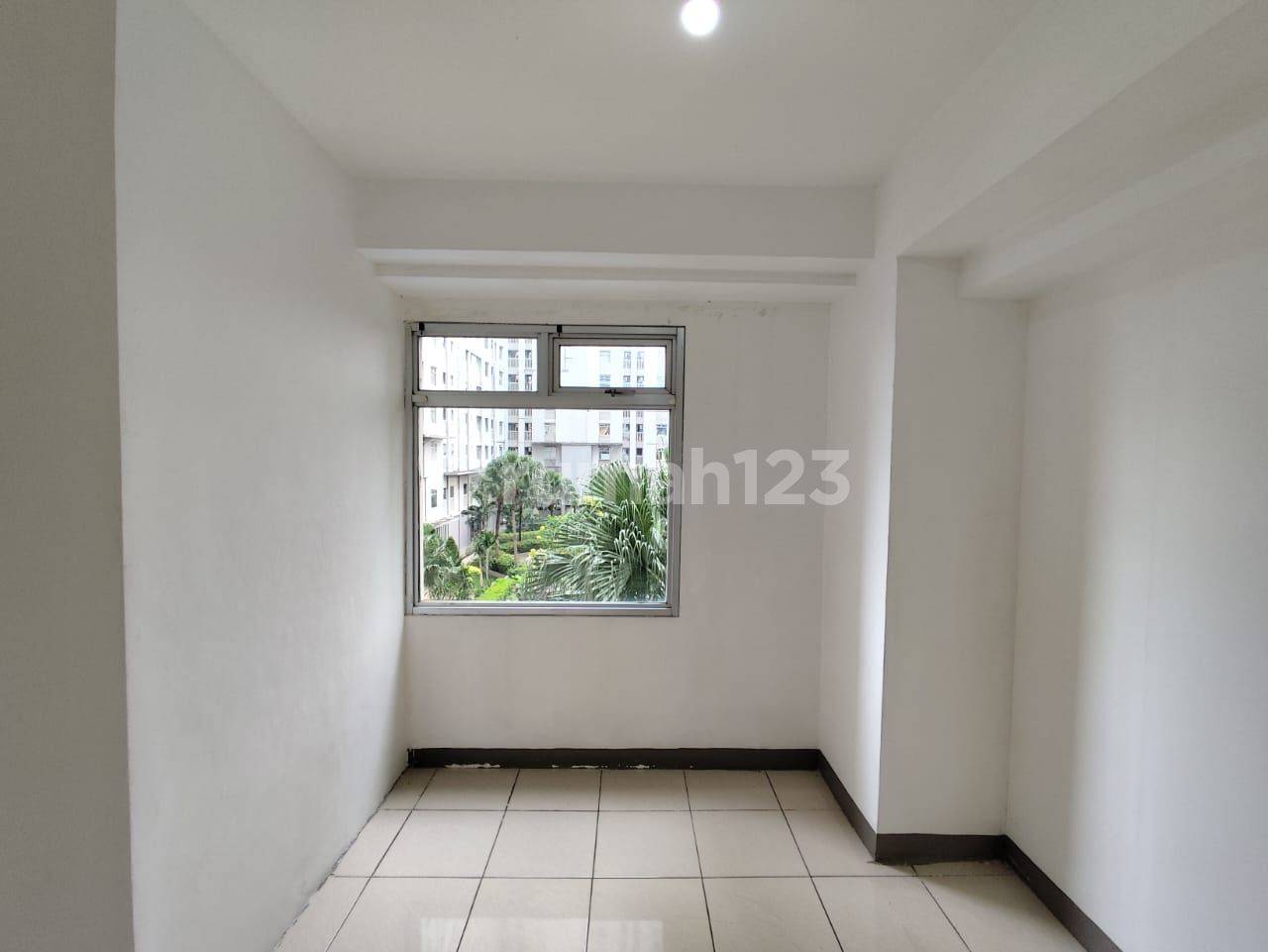 Green Bay Pluit Apartment - Comfortable Living with Multiple Amenities