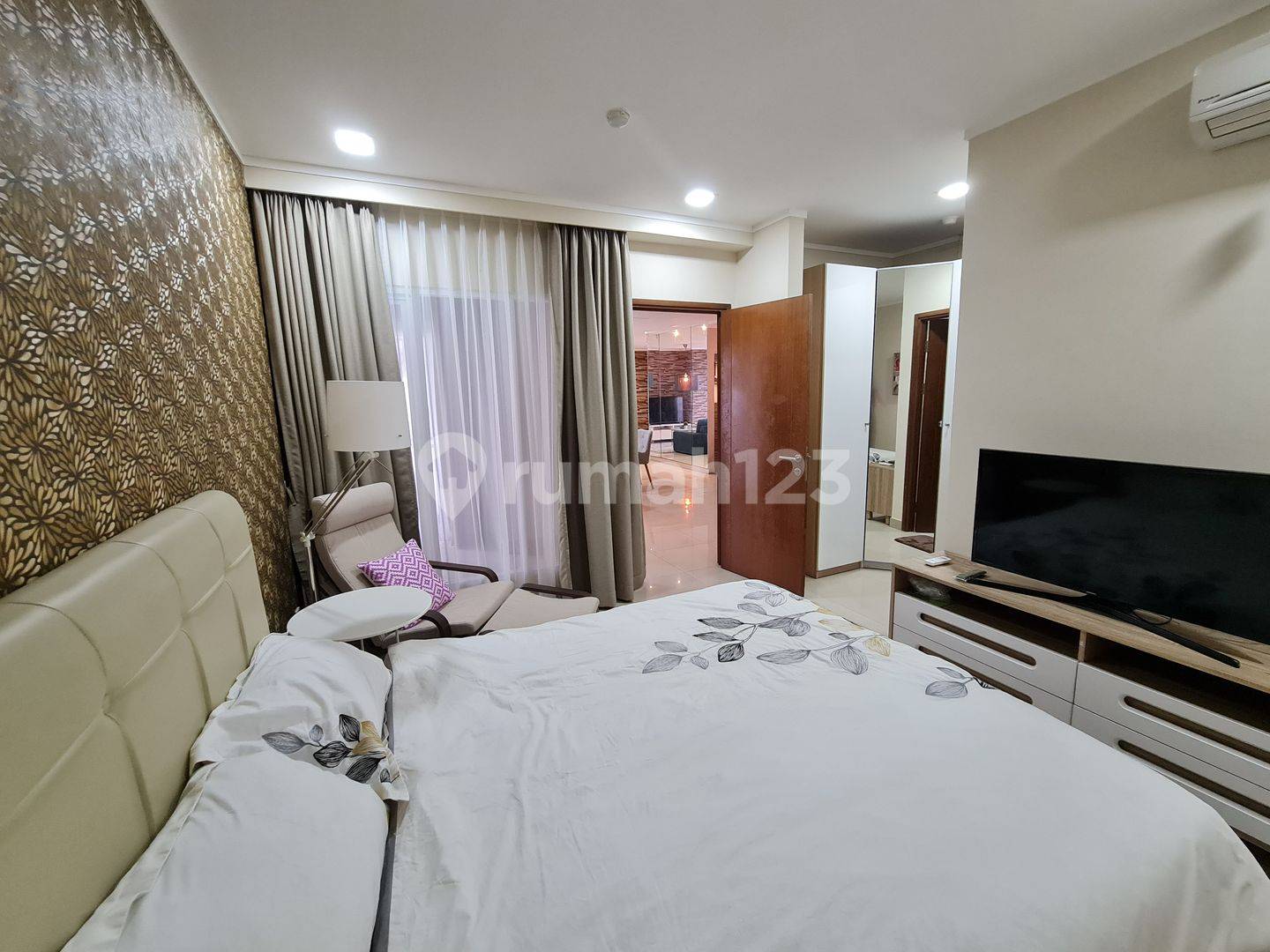 3 Bedroom Apartment at Sahid Sudirman, Fully Furnished