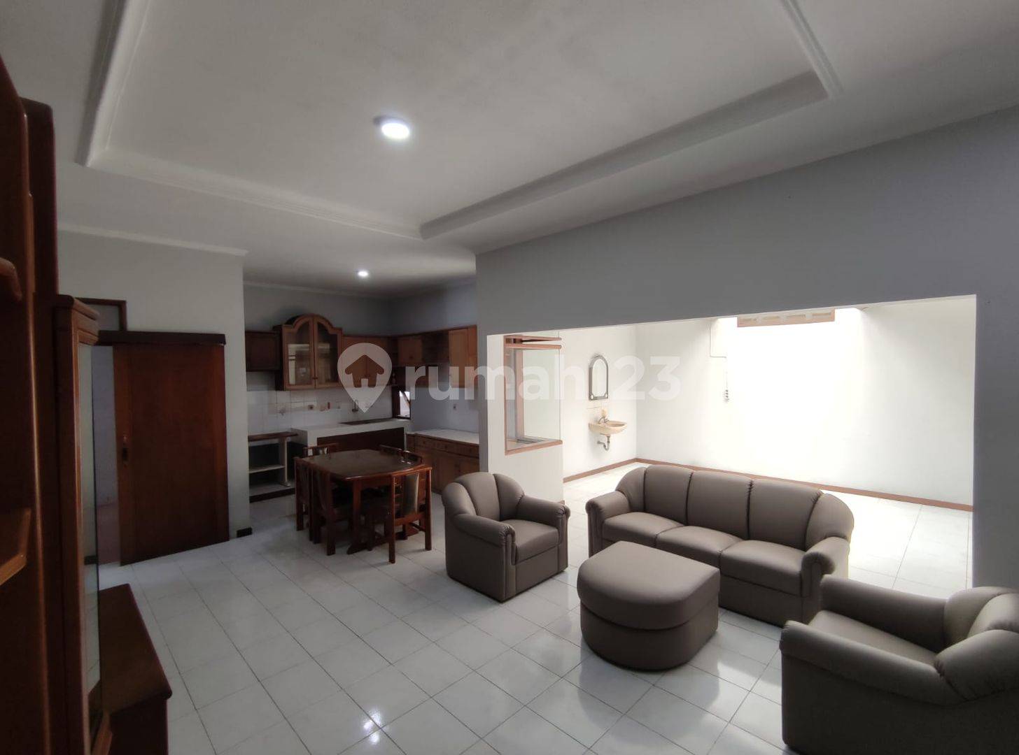 Minimalist 1-Floor House in Batununggal, Bandung - Strategic Urban Location