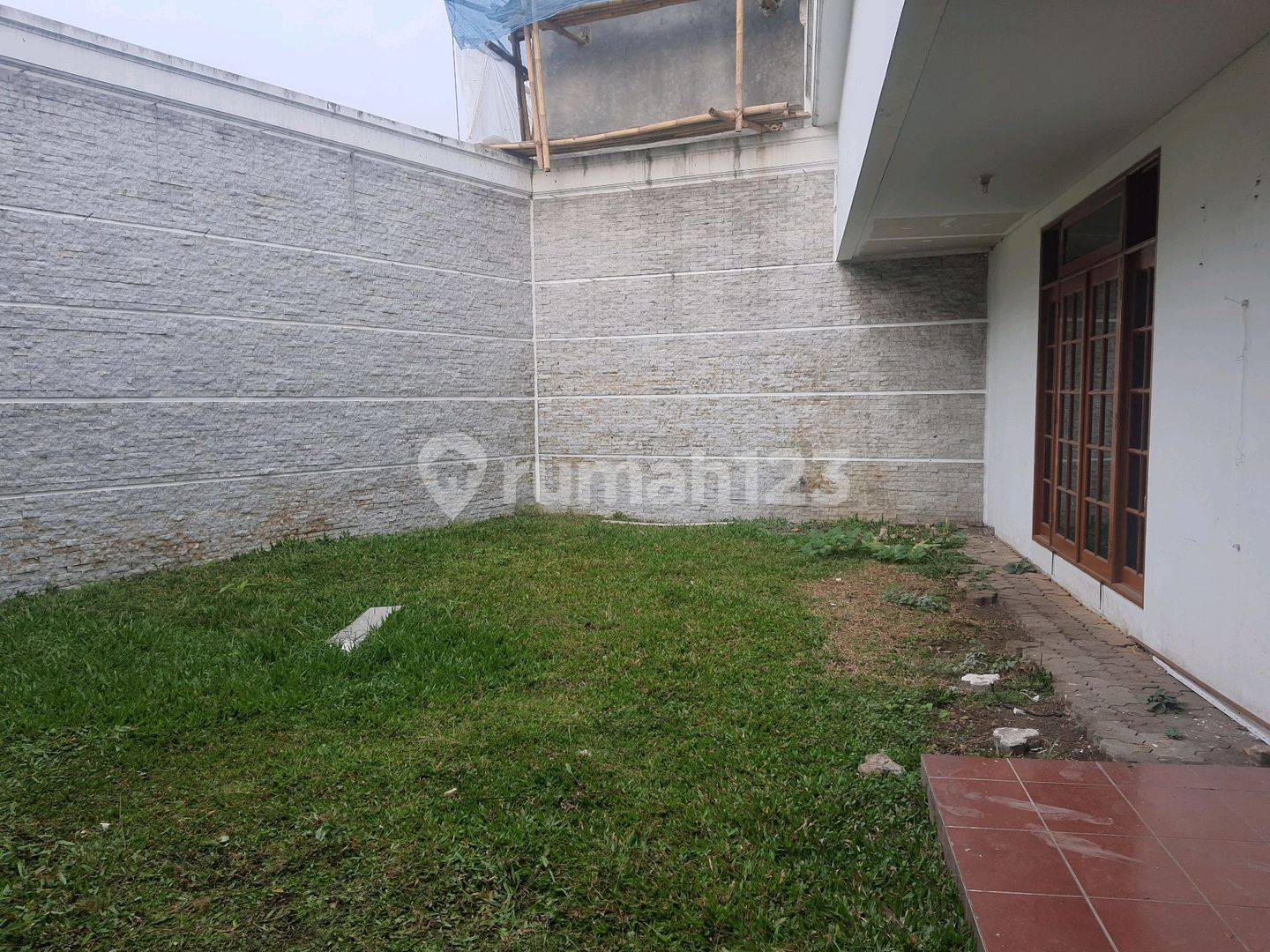 2-Story House in Strategic Business Location, Suitable for Office/Business