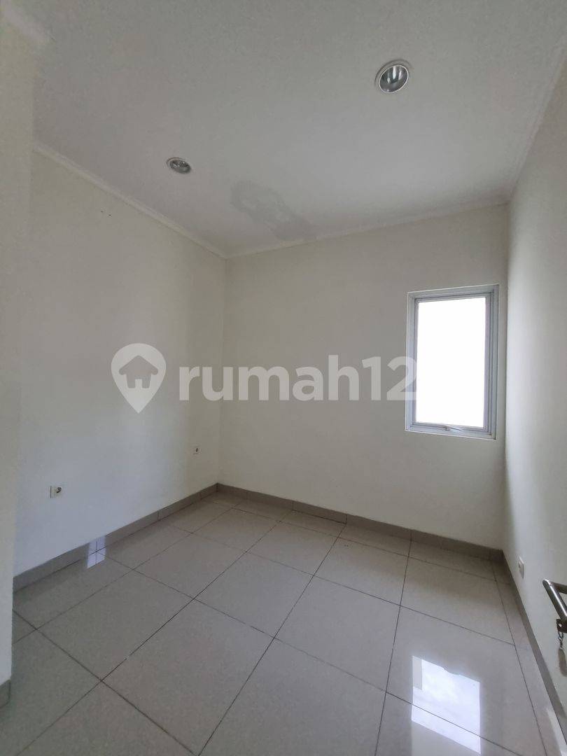 Fully Renovated, Ready to Move In, 8-Meter Wide Property