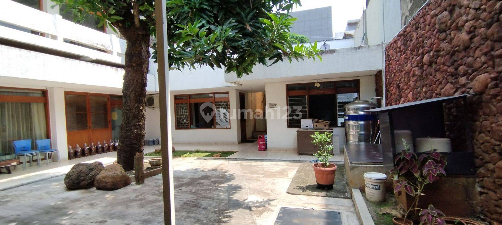 Strategic Location Property - Suitable for Showroom, Logistics, Office, or Clinic