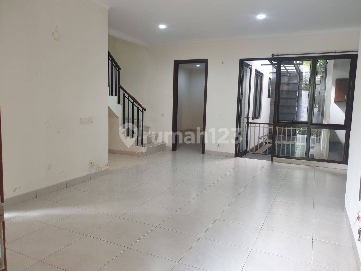 Strategic Location Rental at The Icon BSD City Near AEON Mall