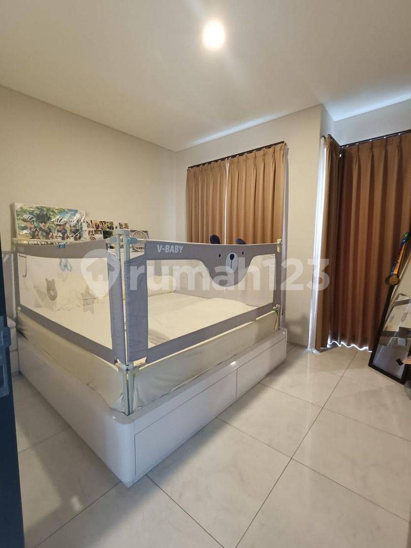 2-Story House with 3 Bedrooms, Fully Furnished