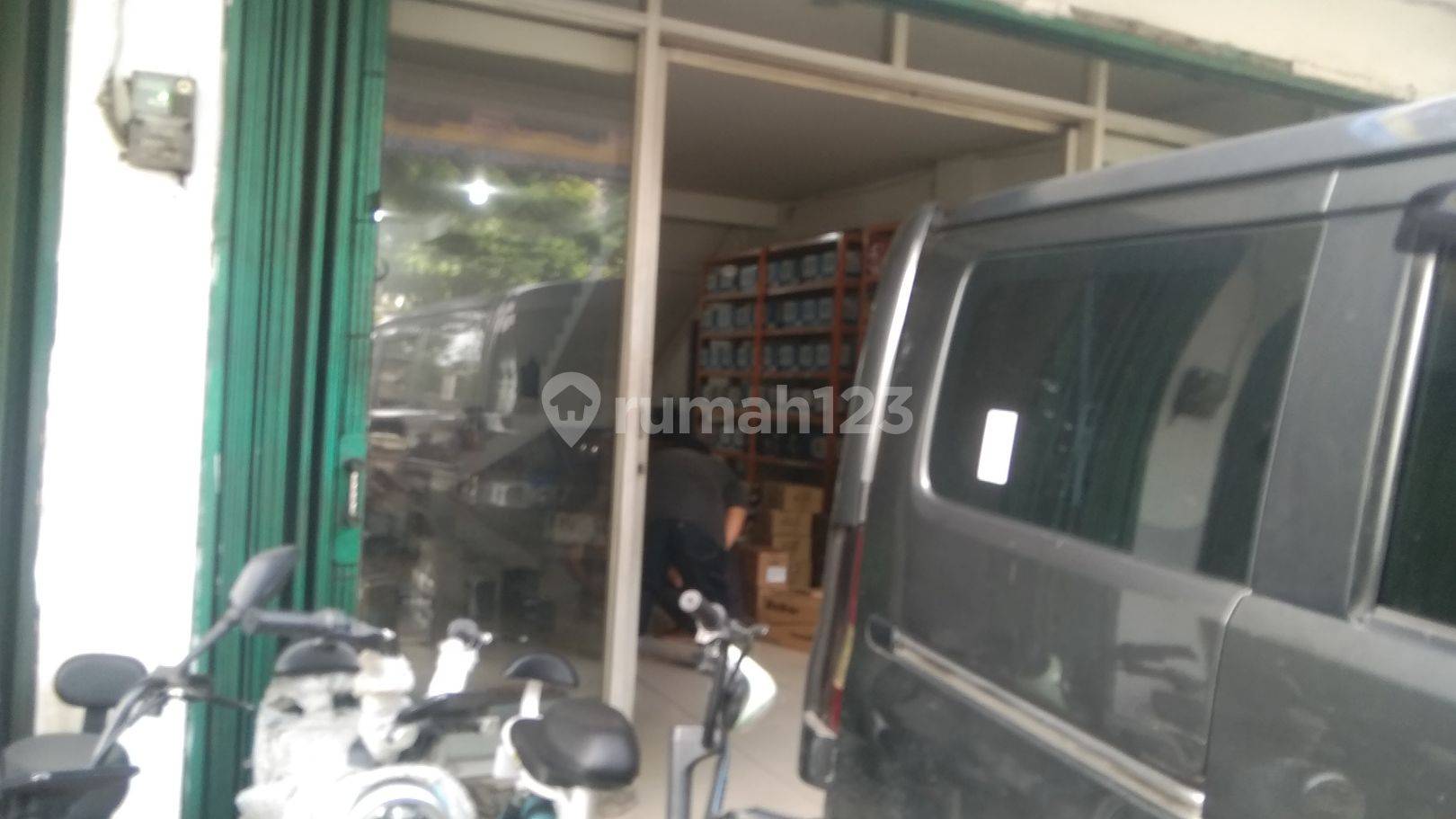 Ruko for Rent in Daan Mogot, West Jakarta - Strategic Location