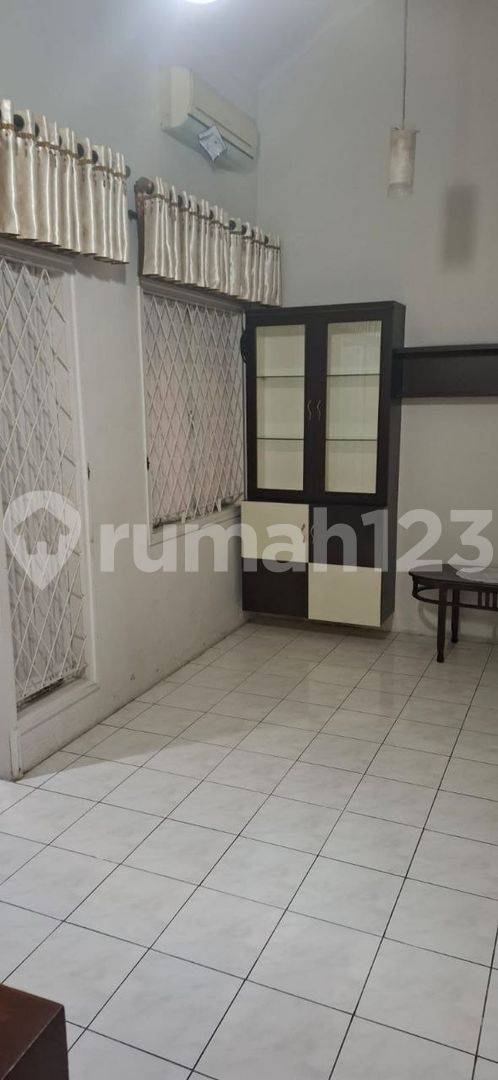 Ready to Move Semi-Furnished House in Jingga Negara